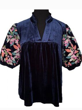 THML Floral Velvet Puff-sleeve. blouse